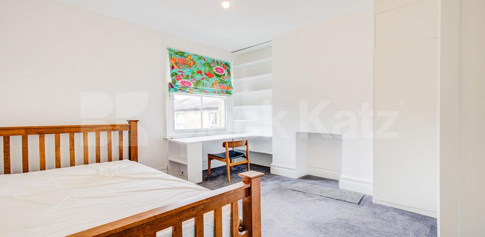 			3 Bedroom, 1 bath, 1 reception Flat			 Ormiston Grove, SHEPHERDS BUSH